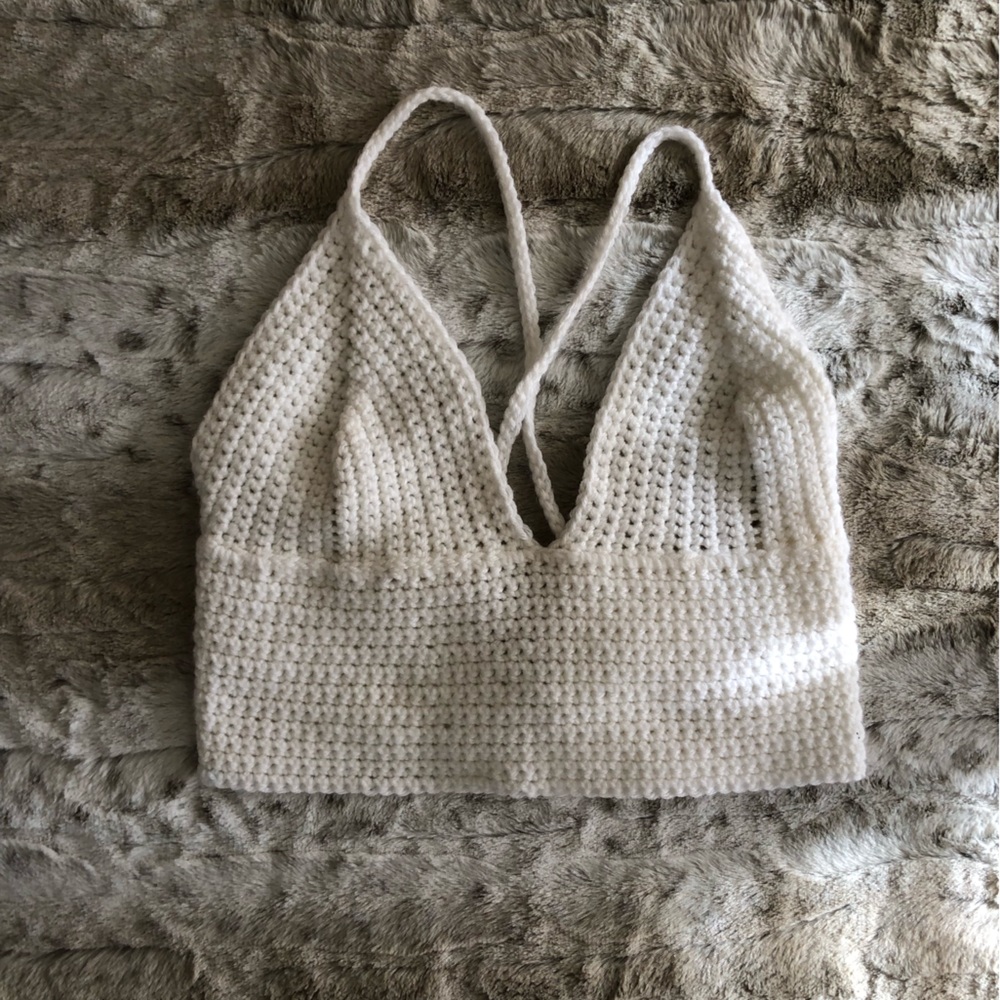 2BBebe White Crochet Criss Cross Strap Crop Top S-M Fit